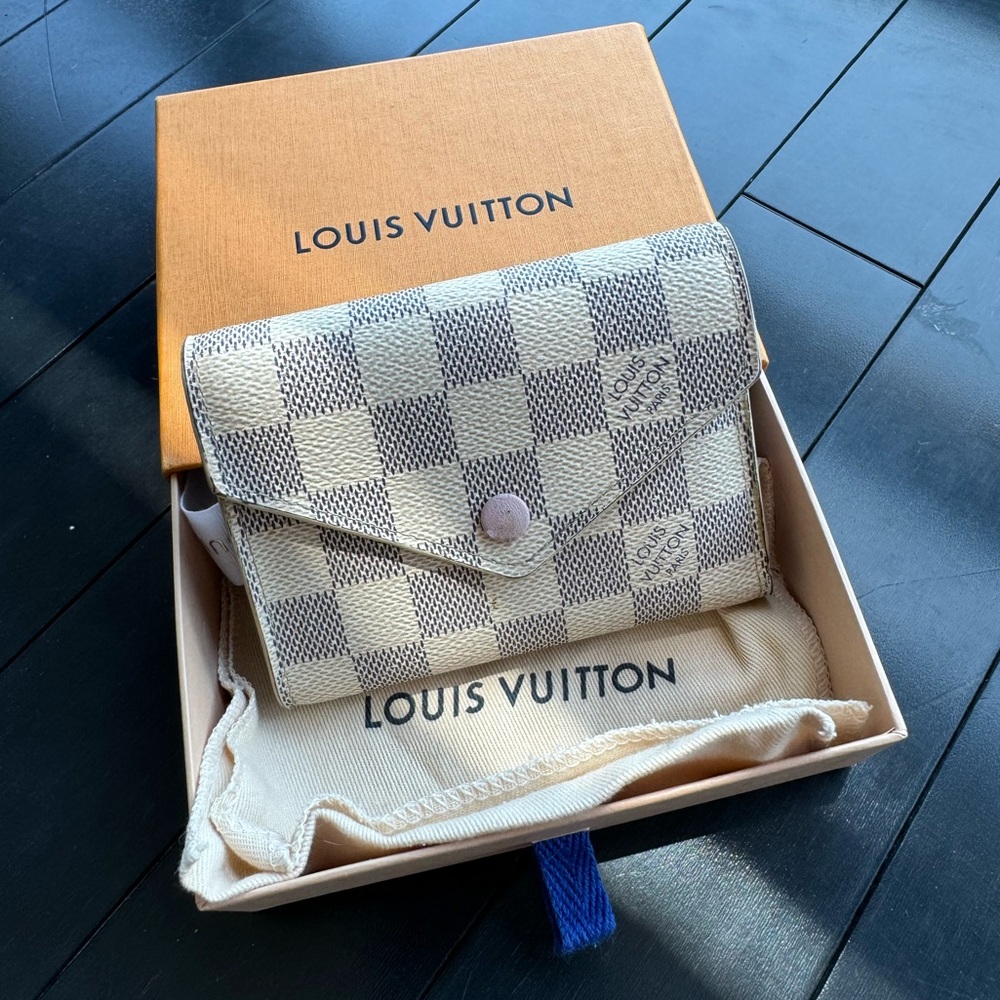 LV Victorine wallet